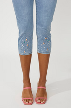Load image into Gallery viewer, Frank Lyman 256823U Mid-rise Cropped Skinny Jeans SS25