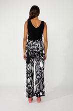Load image into Gallery viewer, Frank Lyman 256317 Floral Belted Wide-leg Trousers SS25