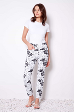 Load image into Gallery viewer, UP! 68481 Soft Stream Ankle Pant SS25