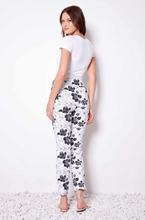 Load image into Gallery viewer, UP! 68481 Soft Stream Ankle Pant SS25