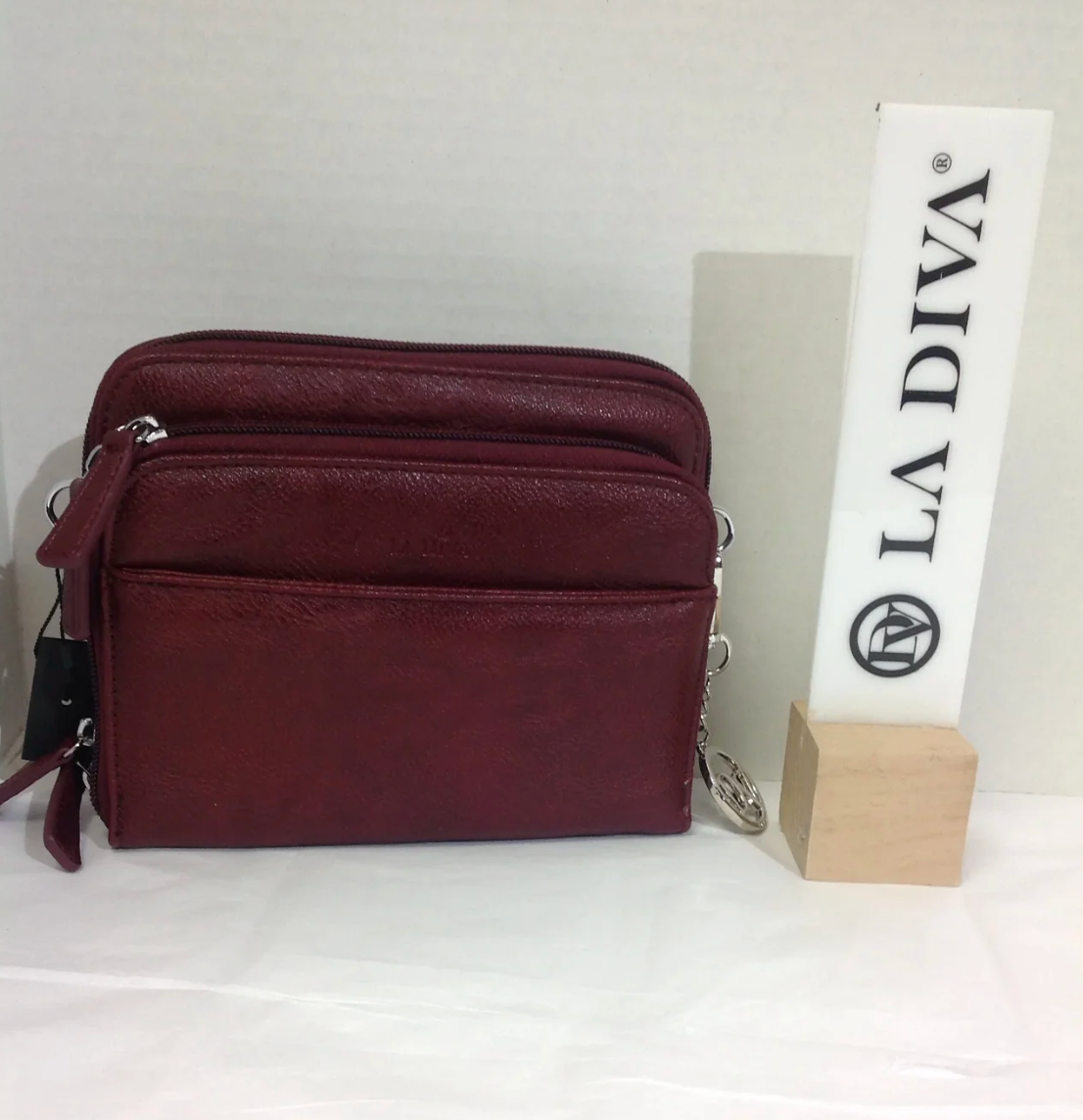 La Diva R5250 Handbag SS25 – Elegant Steps1