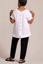 Load image into Gallery viewer, Sympli C822388-0 Breeze Button Back Top SS25