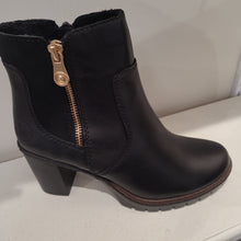 Load image into Gallery viewer, Rieker Y2557-00 Boot FW23
