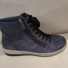 Load image into Gallery viewer, Remonte D0772-14 Short Waterproof Boot with Tie and Zip FW23
