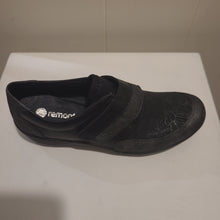 Load image into Gallery viewer, Remonte R7600 Shoe with Velcro Closure SS24
