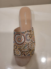 Load image into Gallery viewer, Django &amp; Juliette - Tammy Sandal
