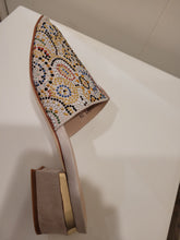 Load image into Gallery viewer, Django &amp; Juliette - Tammy Sandal
