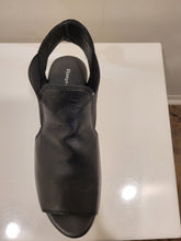 Load image into Gallery viewer, Django &amp; Juliette Ozie Sandal
