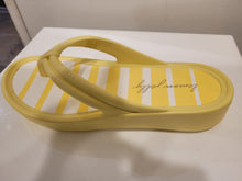 Load image into Gallery viewer, Lemon Jelly - Breezy Sandal
