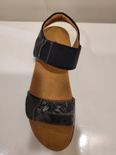 Load image into Gallery viewer, Romika - Elise Sandal
