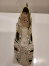 Load image into Gallery viewer, Free Spirit - Cleveland Sneaker
