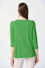 Load image into Gallery viewer, J Ribkoff VNeck Bamboo Top 3/4 Sleeve 241038 SS24
