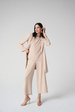 Load image into Gallery viewer, Joseph Ribkoff 261122 Woven Twill Boxy Top With Side Slits SS26
