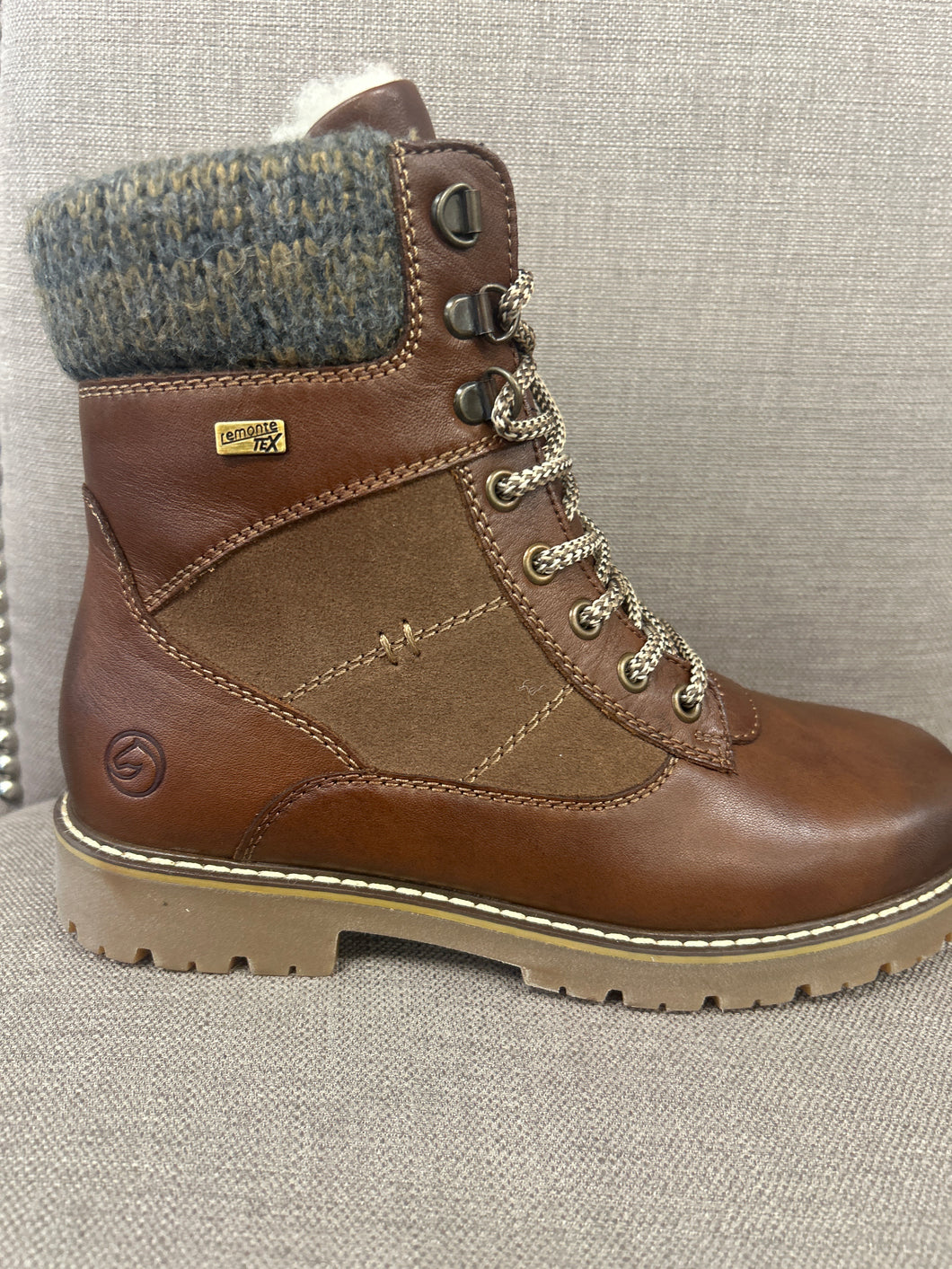 Remonte D9378-22 Boot FW25