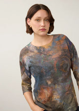 Load image into Gallery viewer, FDJ 3901451 V Neck Top FW26
