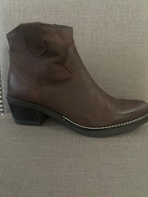 Load image into Gallery viewer, Elodie CA-2173 Boot FW25
