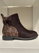 Load image into Gallery viewer, Aqua Flex Jackie Bee Waterproof Boot FW26
