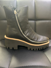 Load image into Gallery viewer, Django &amp; Juliette Wilie Boot FW25 412
