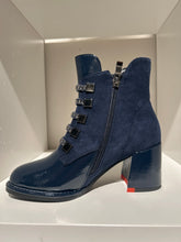 Load image into Gallery viewer, Aqua Flex Bejewel Waterproof Boot FW26
