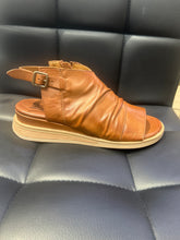 Load image into Gallery viewer, Miz Mooz Conor Sandal SS25

