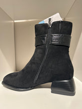 Load image into Gallery viewer, Aqua Flex Danica Waterproof Boot FW26
