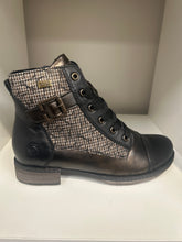 Load image into Gallery viewer, REMONTE D4381 MULTI LACE UP WP BOOTFW26
