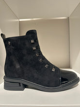 Load image into Gallery viewer, Aqua Flex Brilla Waterproof  Boot FW26
