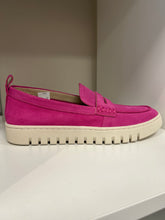 Load image into Gallery viewer, VIONIC UPTOWN LOAFER SS26 520
