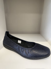 Load image into Gallery viewer, Josef Seibel 74801 Fenja 01 Shoe FW26
