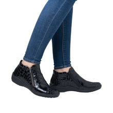 Load image into Gallery viewer, REMONTE R7674 CROCO FLAT BOOT FW26
