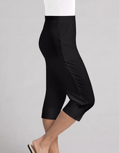 Load image into Gallery viewer, Sympli 27287 Nu Hepburn Capri S24
