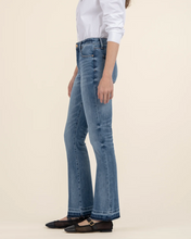 Load image into Gallery viewer, Kut KP2185MA1 Stella High Rise Fab Jean SS25
