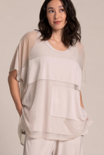 Load image into Gallery viewer, Sympli 323237-0 Fusion Split Back Tunic SS25
