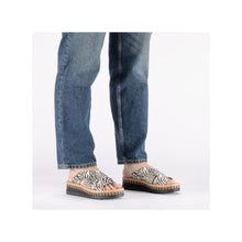 Load image into Gallery viewer, Rieker V7989-91 Sandal SS26 180
