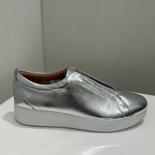 Load image into Gallery viewer, Fit Flop Rally Elastic Metallic Leather Slip On Sneaker FW23
