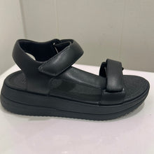 Load image into Gallery viewer, Fit Flop Surff Adjustable Leather Back Strap Sandal FW23
