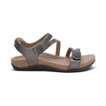 Load image into Gallery viewer, Aetrex Jess sandal SS26
