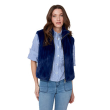 Load image into Gallery viewer, Renuar R3879L Knit Vest FW26
