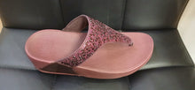 Load image into Gallery viewer, Fit Flop JE3 Lulu Crystal Toe-Post Sandal FW25 G
