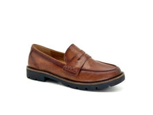 Load image into Gallery viewer, Aetrex Collette Loafer FW26
