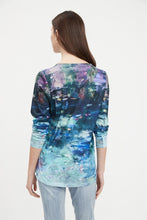 Load image into Gallery viewer, FDJ - 1720451F - Printed Long Sleeve V-Neck Top
