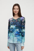 Load image into Gallery viewer, FDJ - 1720451F - Printed Long Sleeve V-Neck Top
