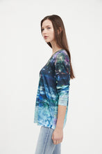 Load image into Gallery viewer, FDJ - 1720451F - Printed Long Sleeve V-Neck Top
