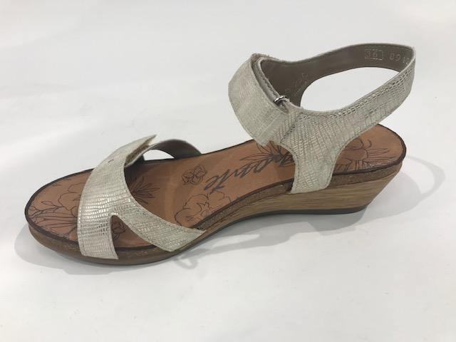 R4463-90 - Elegant Steps