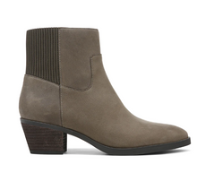 Load image into Gallery viewer, Vionic - I2042L1 - Vivien/Shantelle Waterproof Bootie
