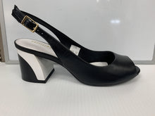 Load image into Gallery viewer, Sandal - Grande - Elegant Steps
