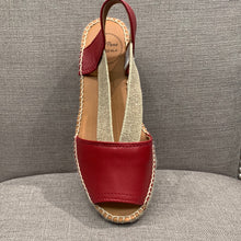 Load image into Gallery viewer, Toni Pons - Etna Sandal
